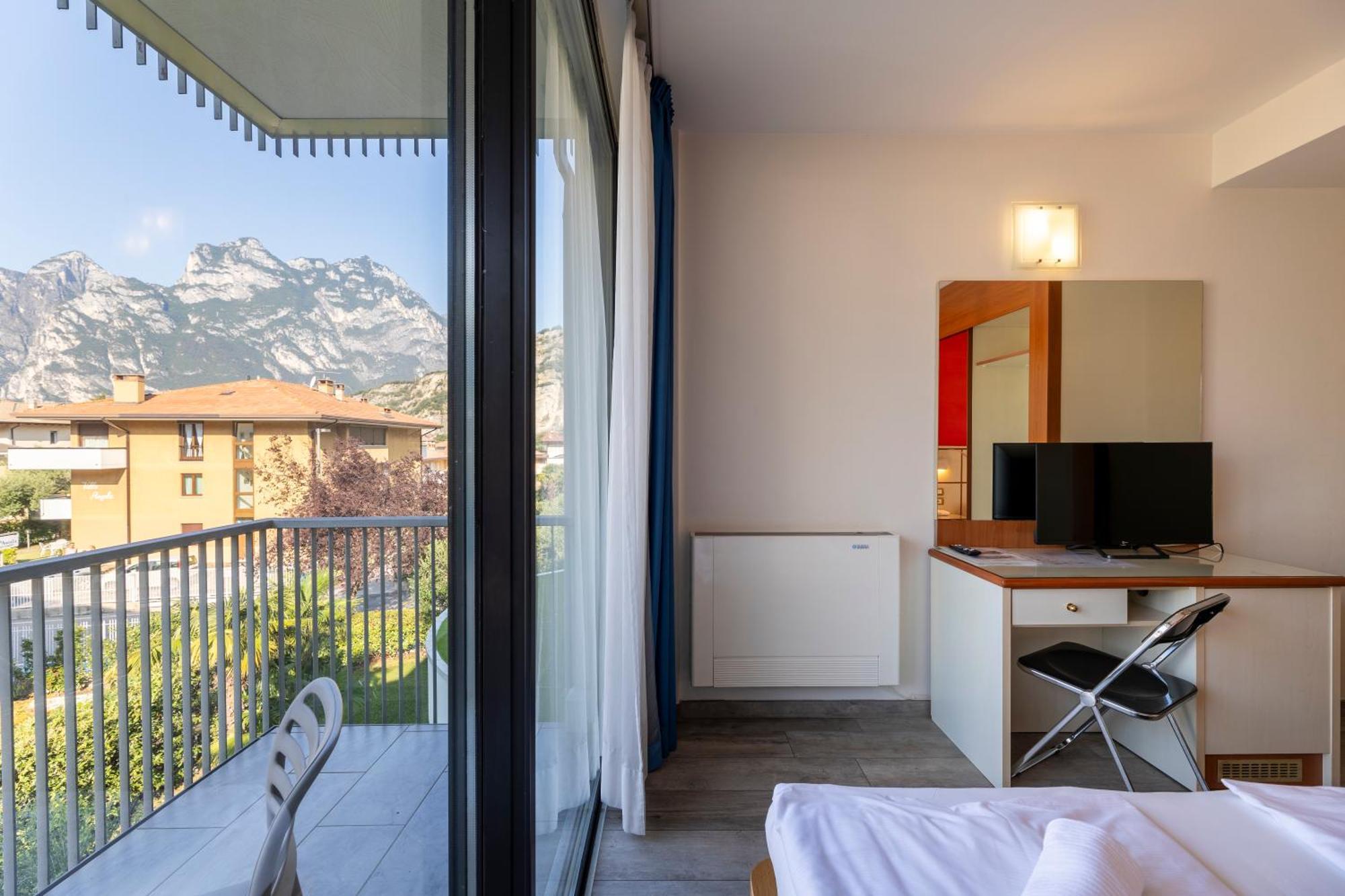 Hotel Holiday Sport & Relax Torbole Sul Garda Exterior foto